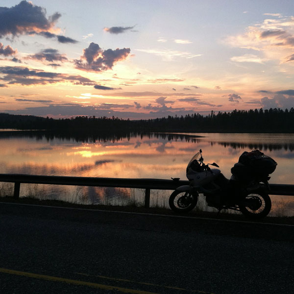 10 revisiones básicas antes de salir de vacaciones con tu moto