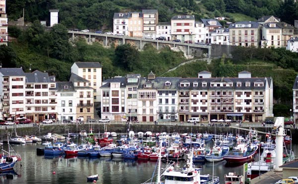 Tres rutas por la costa asturiana en moto de Avilés a Tapia de Casariego