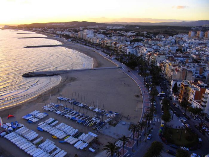 De playa en playa en moto por la costa del Garraf