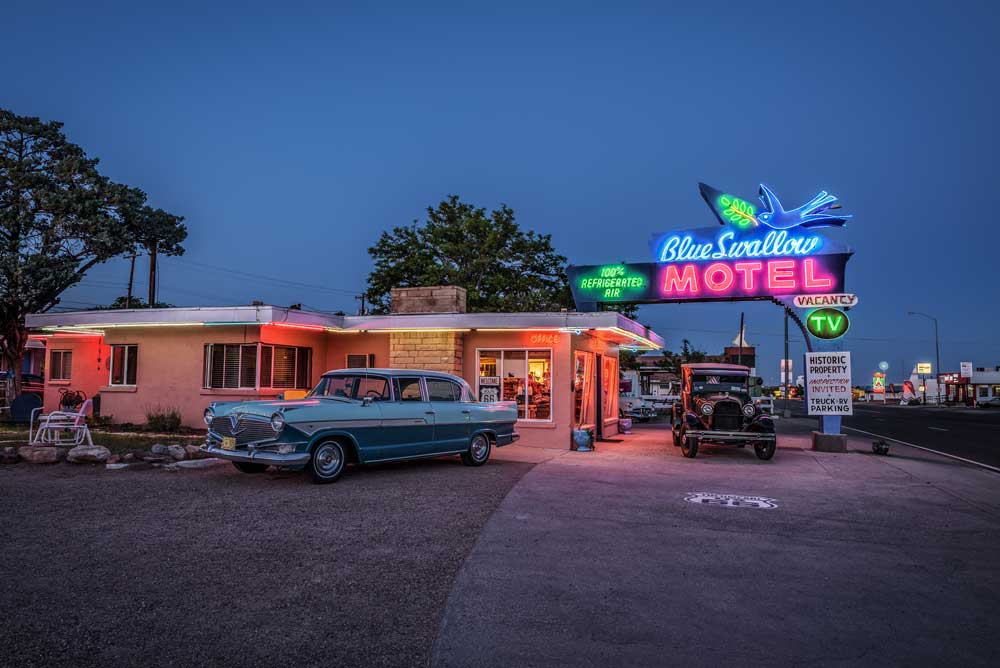 Blue-Swallow-Motel