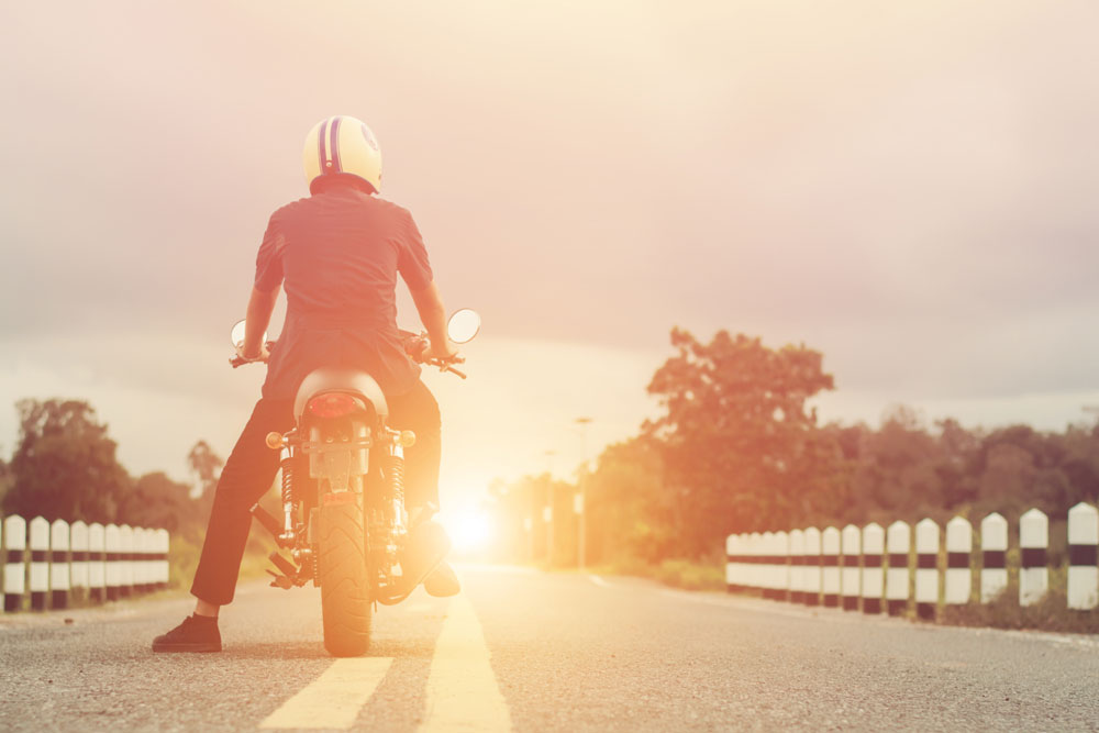 ¿Existen los cascos de verano? ¿Qué características debe tener un casco de moto para aguantar el calor?